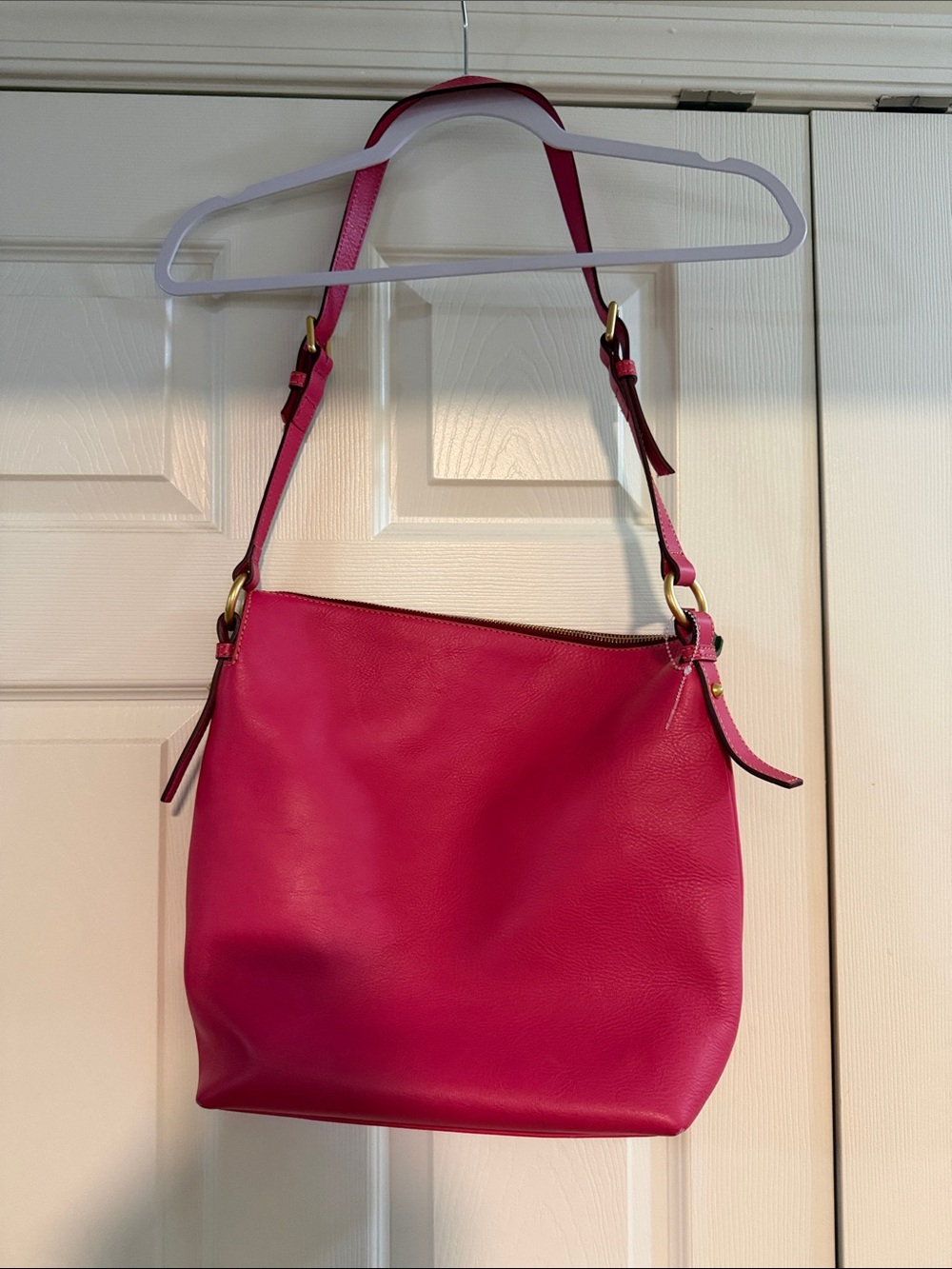Dooney & Bourke beautiful bright pink shoulder bag - Picture 4 of 16